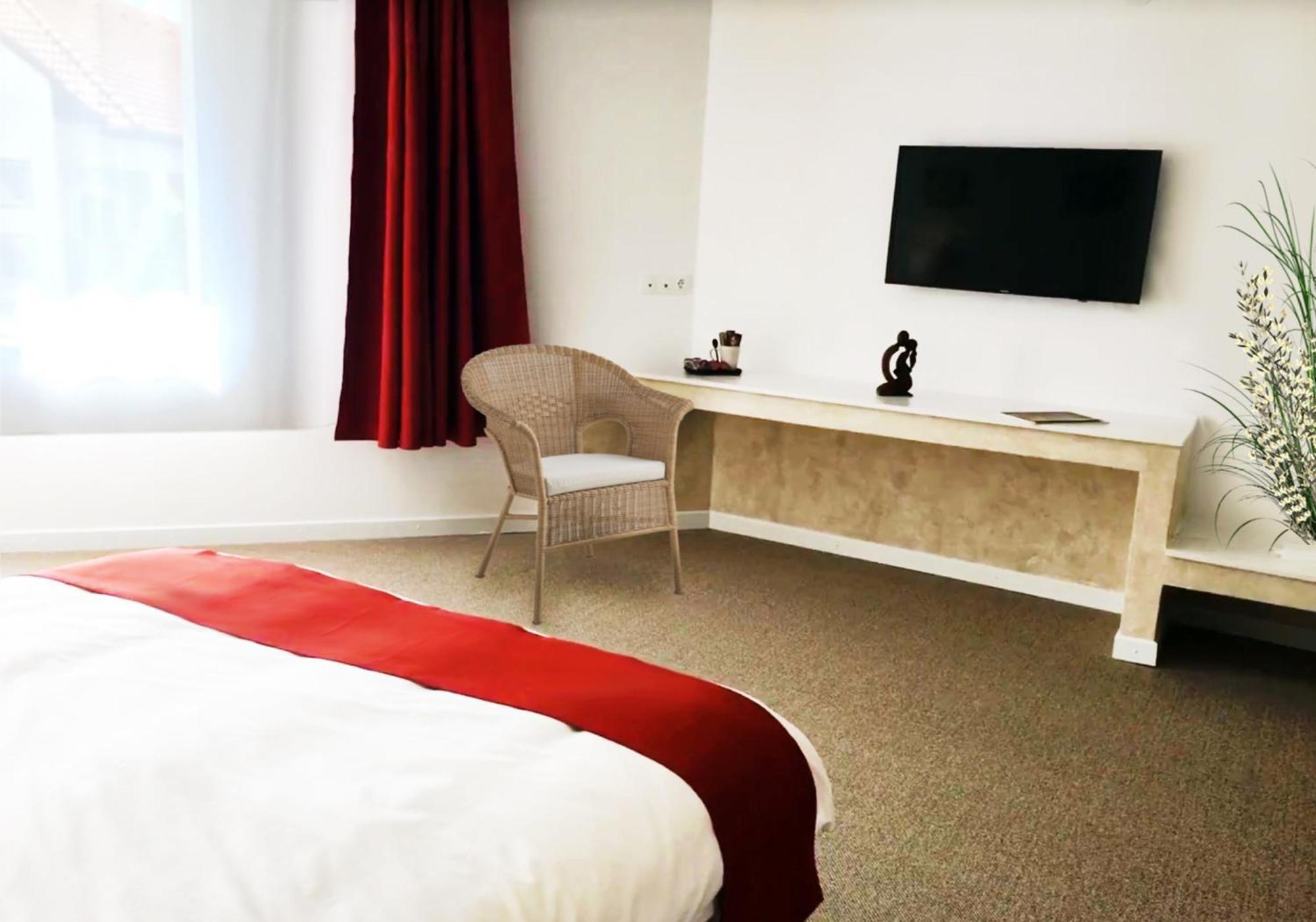 Csiki Hotel Miercurea Ciuc Extérieur photo