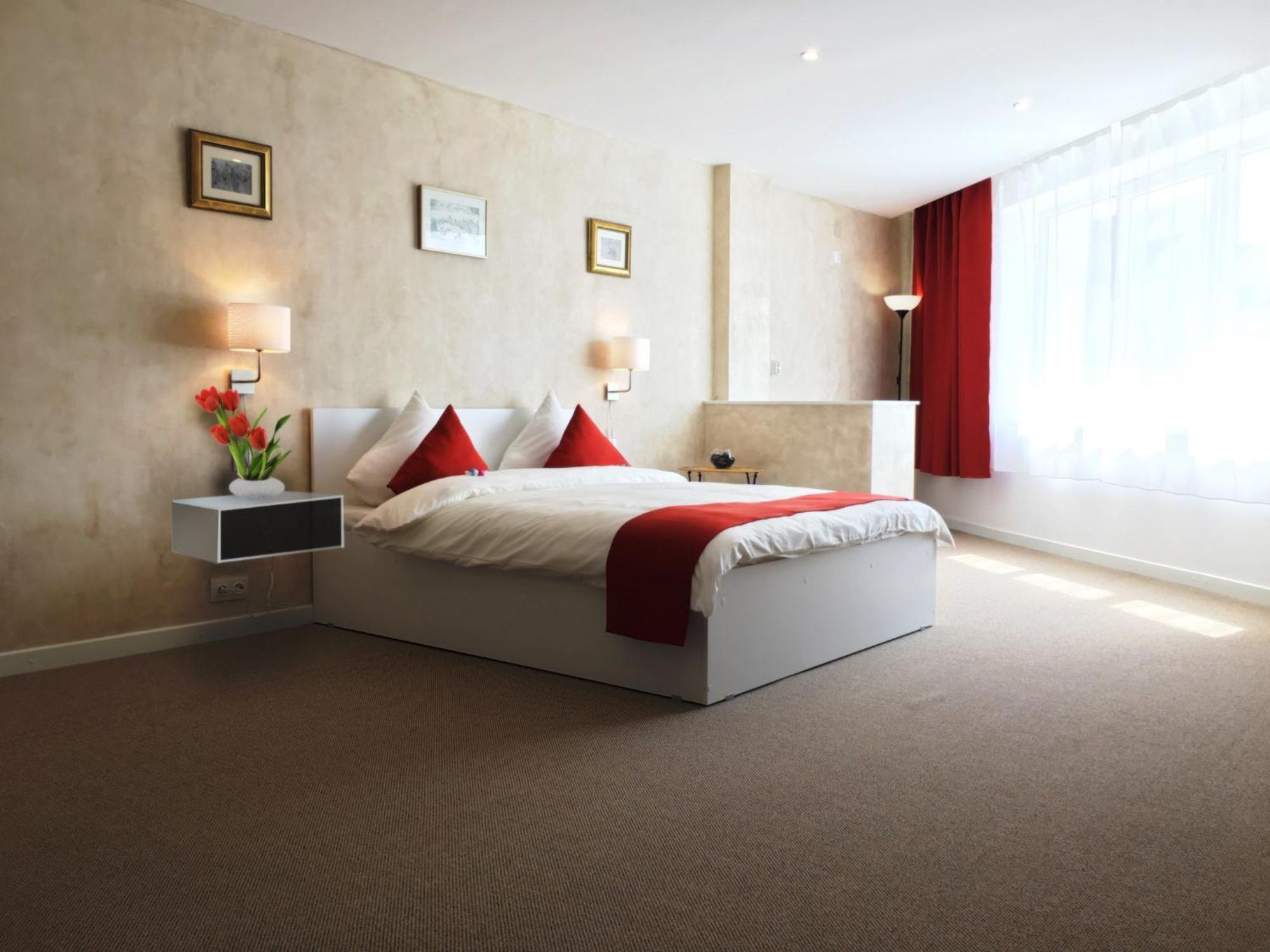 Csiki Hotel Miercurea Ciuc Extérieur photo